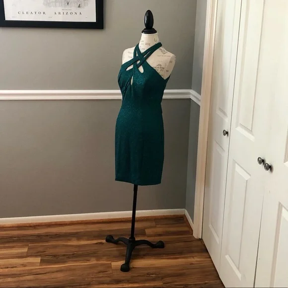 NEW JOVANI SZ 12 HUNTER GREEN SHIMMER CROSS OVER FORM FIT COCKTAIL DRESS